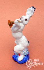 Скульптура "Заяц с трубой"